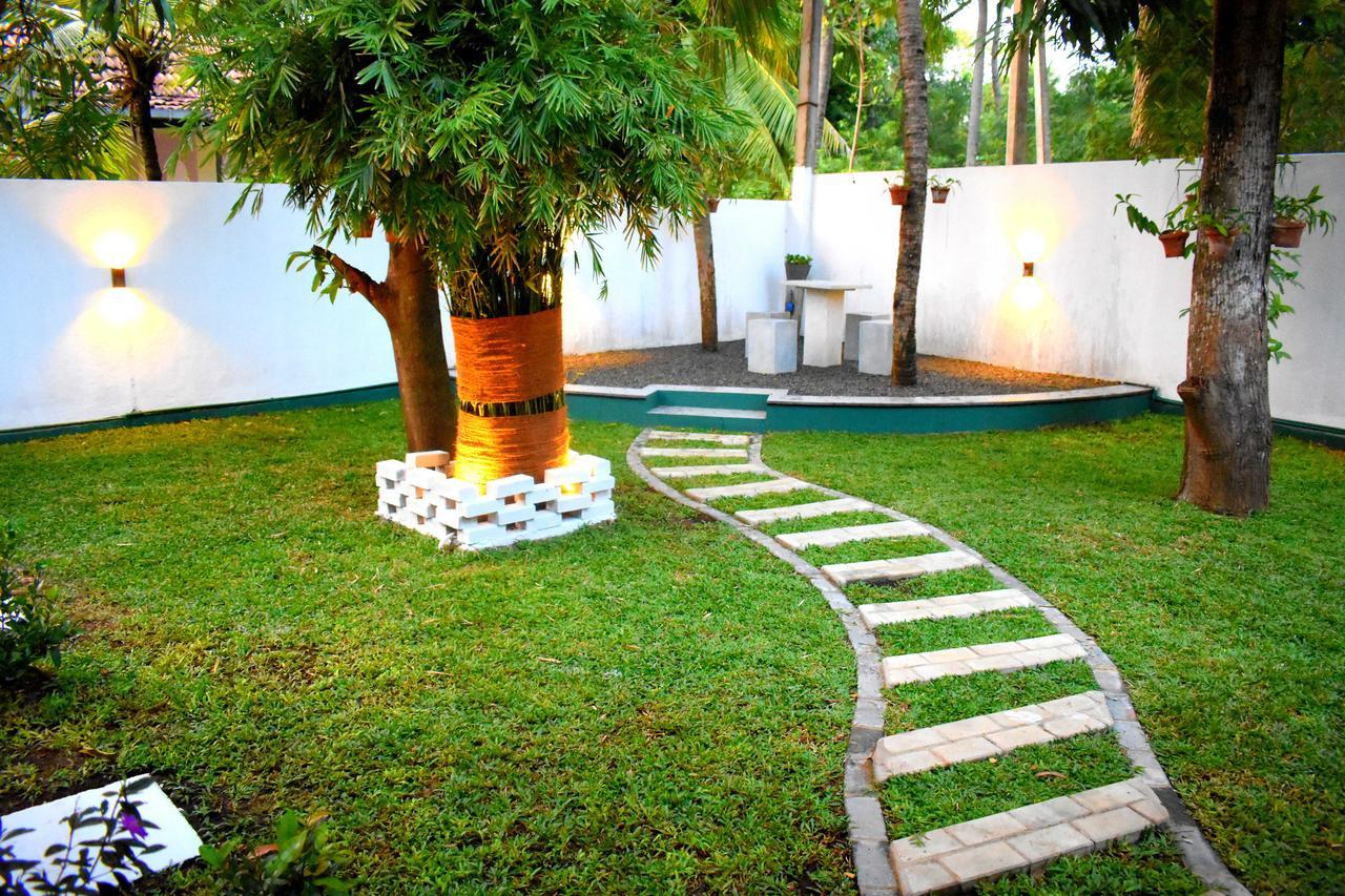 Leonine Villa Yala Тисамахарама Екстериор снимка