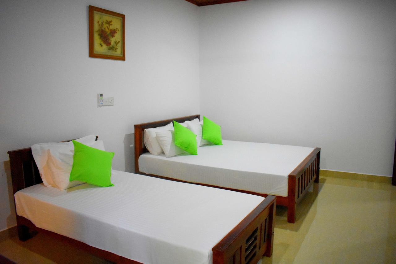 Leonine Villa Yala Тисамахарама Екстериор снимка