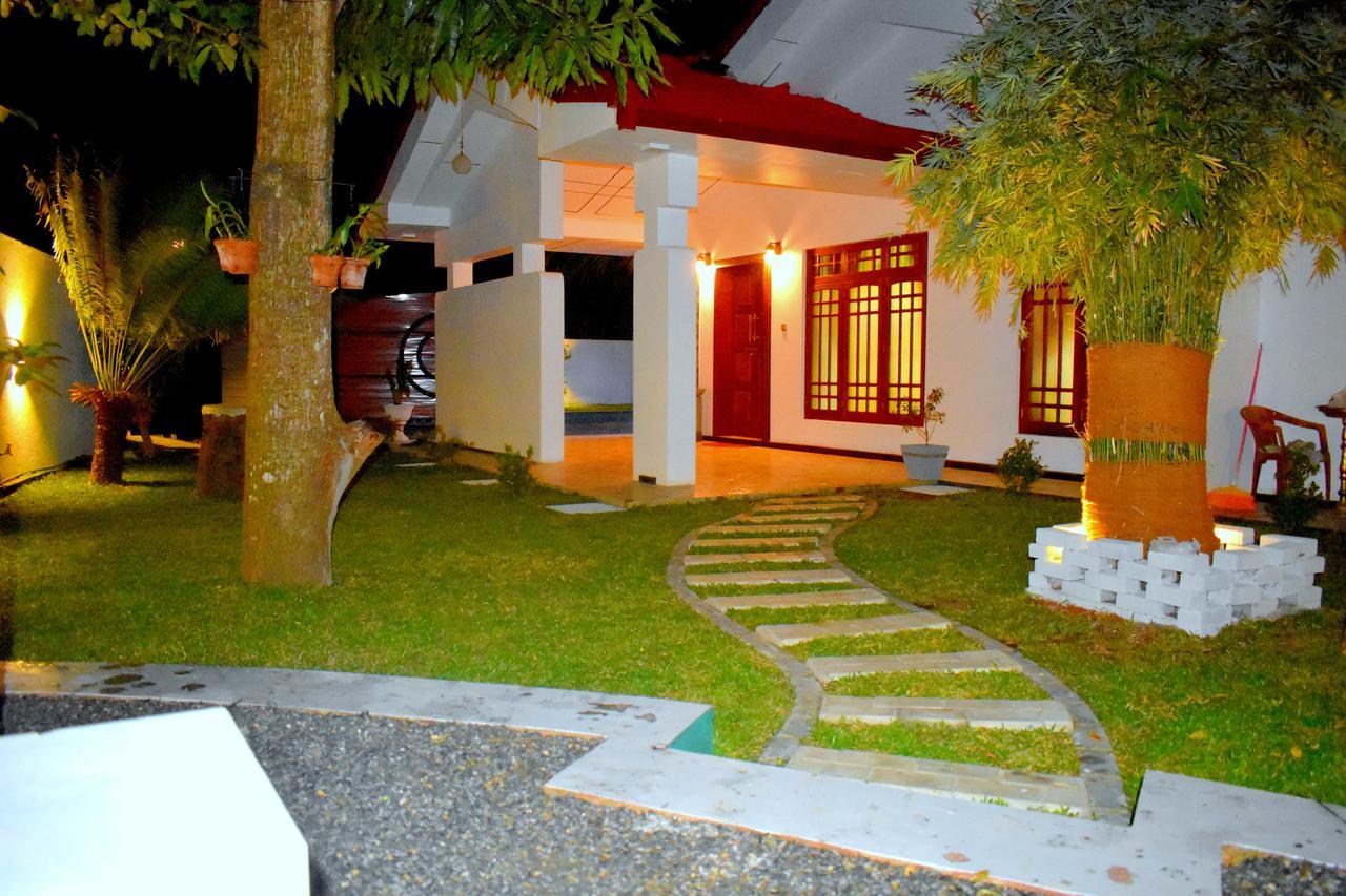 Leonine Villa Yala Тисамахарама Екстериор снимка
